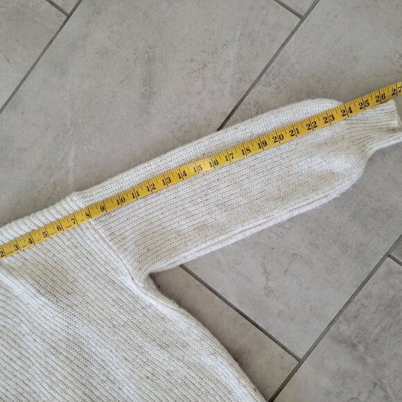 Lumiere open back  sweater size M - Picture 6 of 6